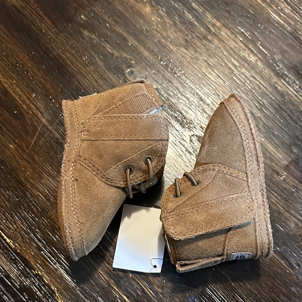 UGG Kids Tan Suede Boots - Picture 6 of 7